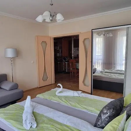 M&m Luxus Apartman Apartment *
