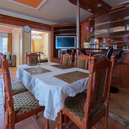 M&m Luxus Apartman Apartment